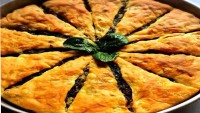 El Açması Hamurla: Ispanaklı Arnavut Böreği Tarifi