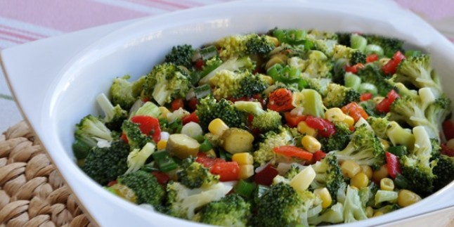 Seveni Çok: Brokoli Salatası Tarifi