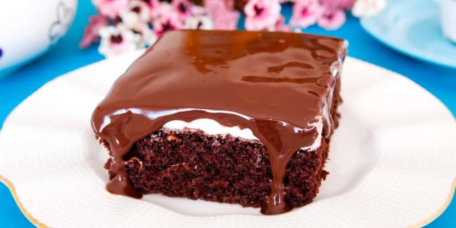 Aşk Acısına İyi Gelir: Çikolatalı Islak Kek Tarifi