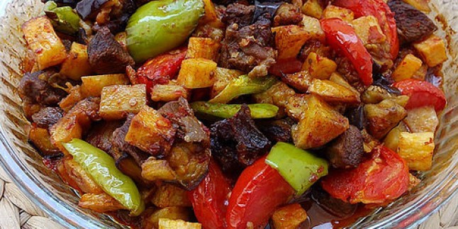 Yaz Hafifliği: Fırında Zeytinyağlı Sebze Kebabı Tarifi