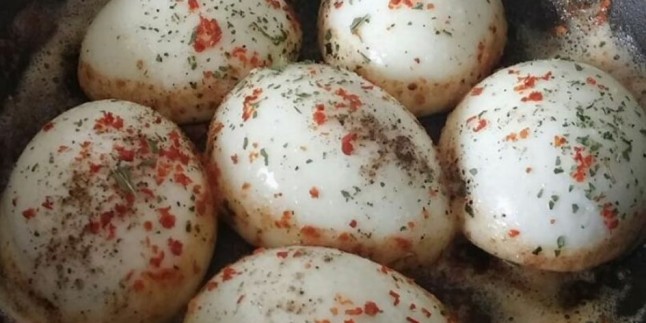 Bol Baharatlı : Yumurta Kapama Tarifi