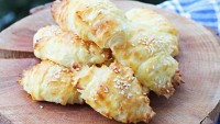 Kruvasan Kıvamında : Yoğurtlu Börek Tarifi