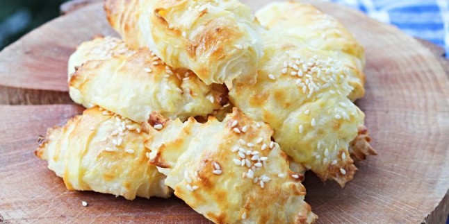 Kruvasan Kıvamında : Yoğurtlu Börek Tarifi