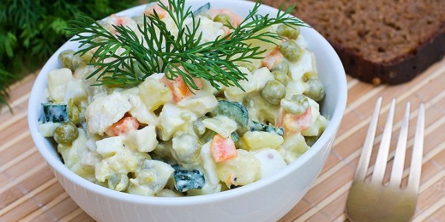Kalorisiyle Sevin: Rus Salatası Tarifi