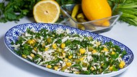 Çok Doyurucu: Tavuk Salatası Tarifi