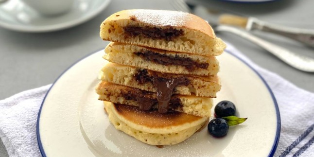 Herkesten Tam Not Alır: Çikolata Dolgulu Pancake Tarifi