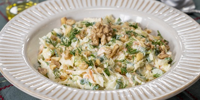Her Yemeğin Yanına : Lahana Salatası Tarifi