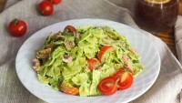 Hem de Sağlıklı : Doyuran Makarna Salatası Tarifi