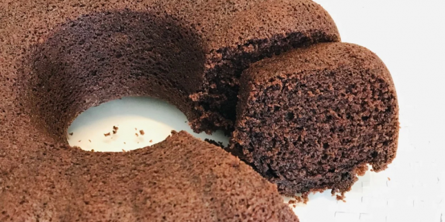 Uzun Süre Bayatlamıyor: Sodalı Kakaolu Kek Tarifi