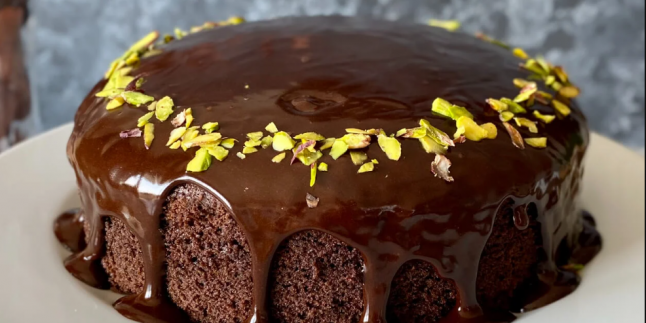 Yemelere Doyulmaz: Çikolata Ganajlı Sünger Kek Tarifi