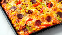 Tam Ölçülü: Anne Usulü Tepsi Pizzası Tarifi