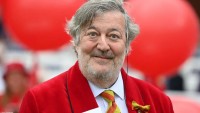 Is actor Stephen Fry dead or alive?