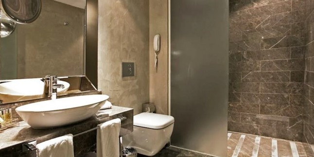 2024 bathroom trends: Dominance in white and marble