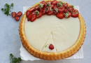 Yumuşacık: Çilekli Kremalı Tart Pasta Tarifi