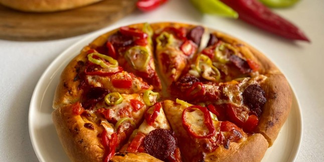 Tam Ölçülü: 2 Kişilik Pizza Tarifi