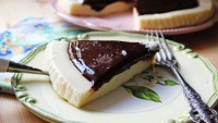 9 Kaşık İrmikle: Çikolata Soslu İrmik Tatlısı Tarifi