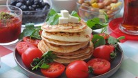 Kahvaltıya Yeni Misafir: Yumurtasız Tuzlu Pancake Tarifi